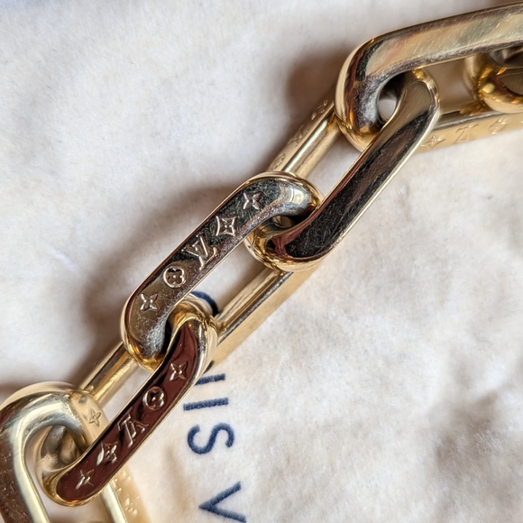 Louis Vuitton Gold Chain Necklace! - Picture 5 of 9